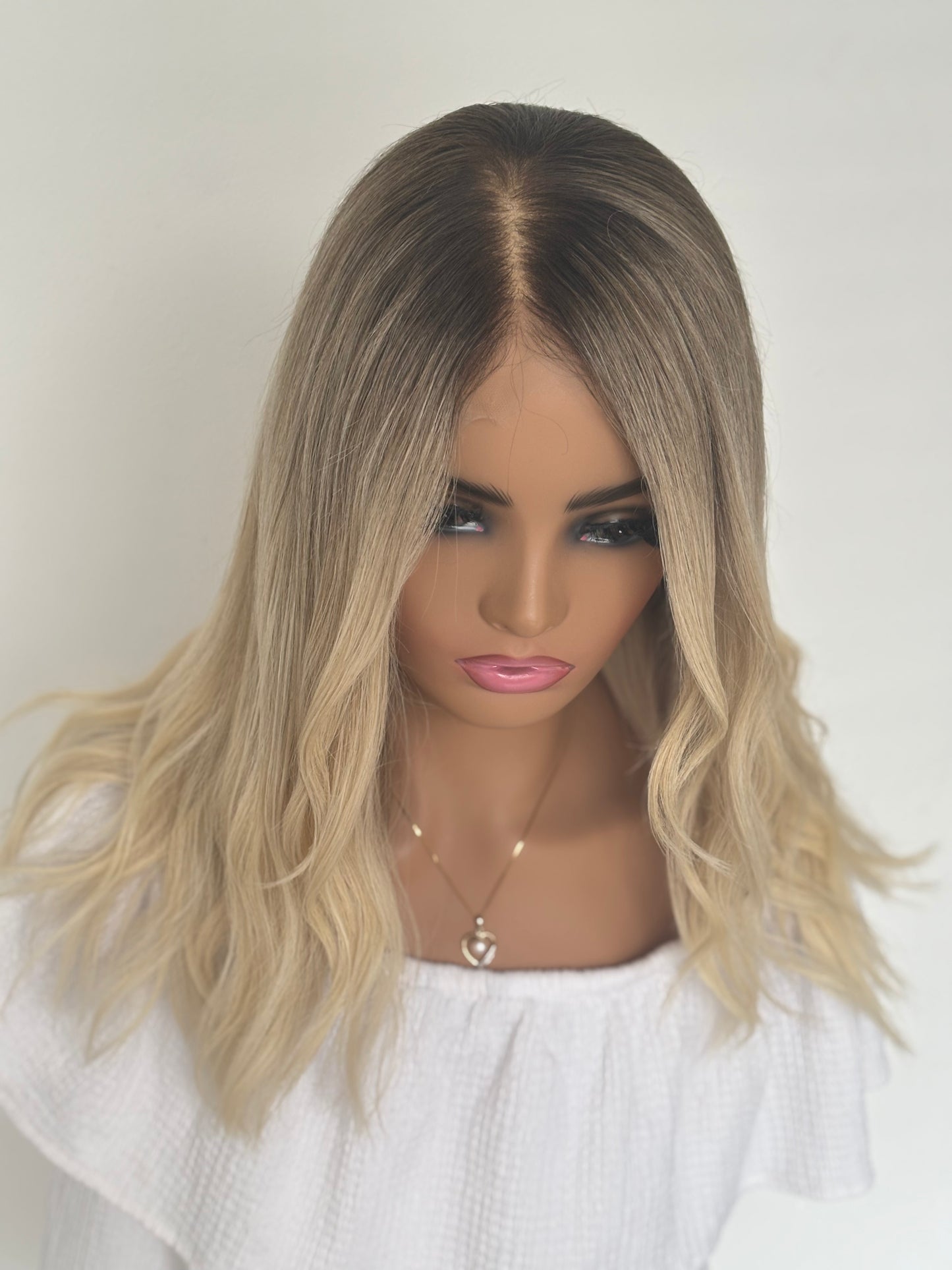 Alex 14" Wig Natural light blonde, Medium brown roots balyage beginner cap